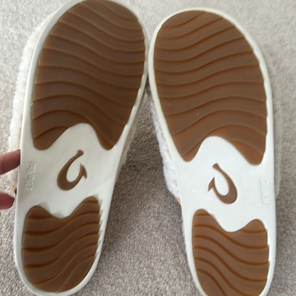 OluKai Sherpa slippers - Picture 2 of 4